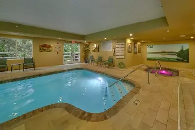 indoor pool and hot tub at the appy lodge