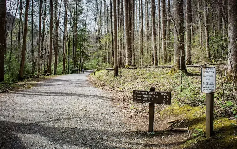 family friendly hiking trails in smoky mountains