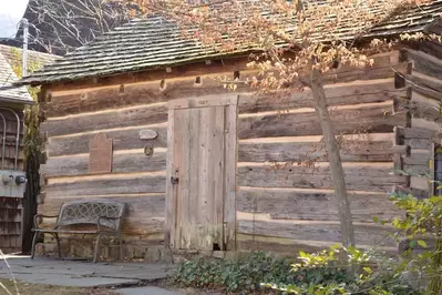 The outside of the Historic Ogle Cabin in Gatlinburg TN.